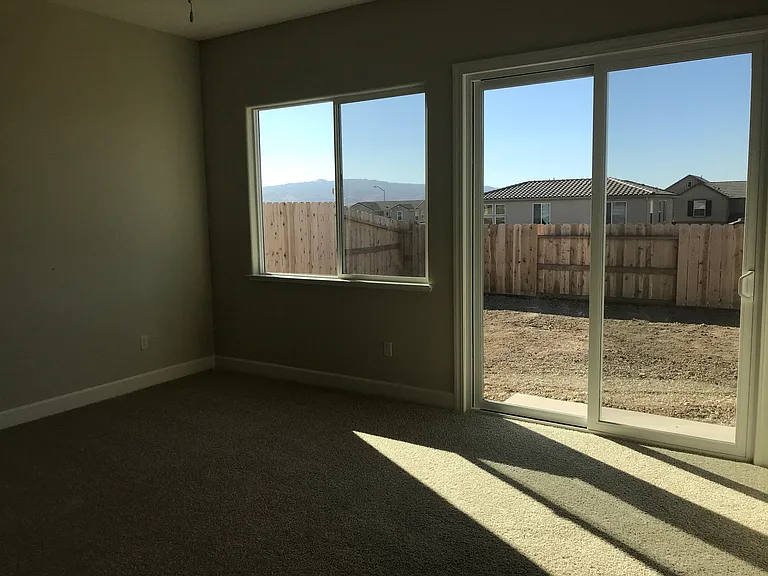 1520 Castlerock Dr — Photo 6