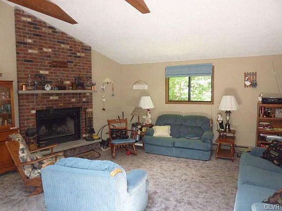 3rd image of 109 Daisy Ln