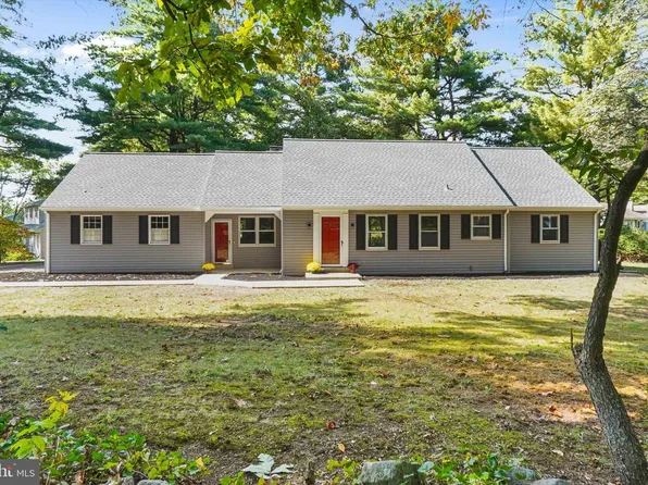 177 Laurel Dr, Hershey, PA 17033