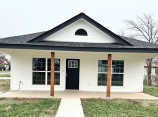 1716 Durham Ave, Brownwood, TX 76801