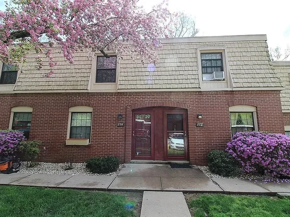 774 Carriage Cir, Pittsburgh, PA 15205
