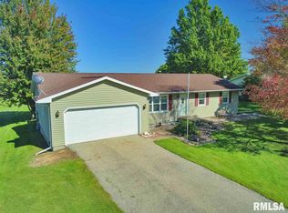 303 Sunshine Dr, Rio, IL 61472