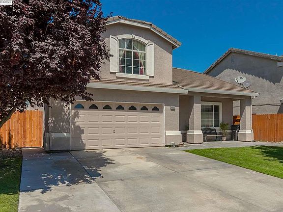 3rd image of 4933 Hearthwood Ct