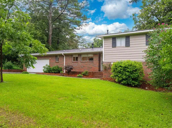 209 Hillwood Dr, Alabaster, AL 35007