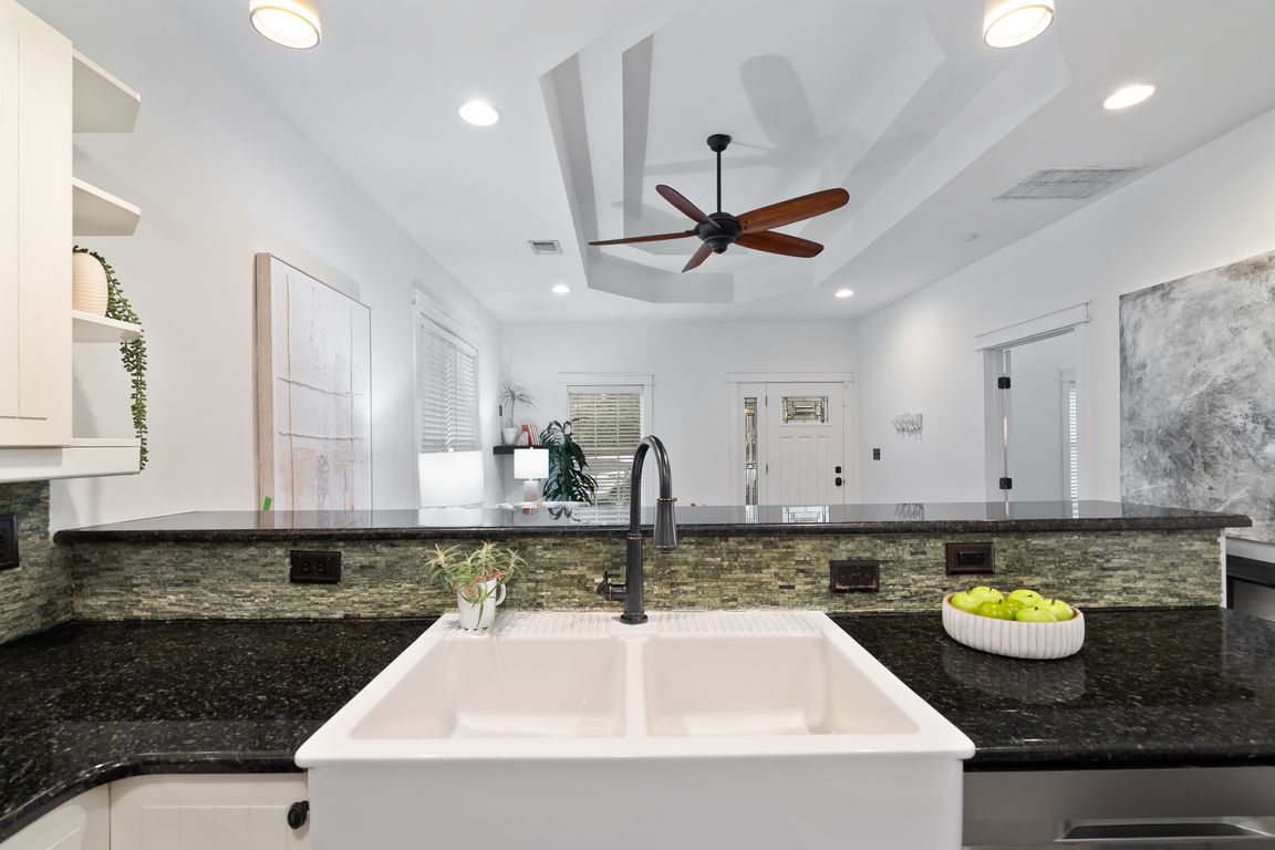 next background image