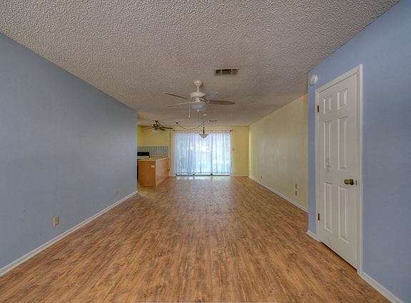 2nd image of 541 Camelot Dr