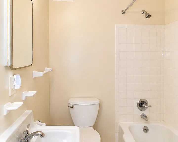1432 Saint James Ct — Photo 7