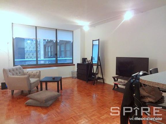 3rd image of 990 6th Ave APT 5A
