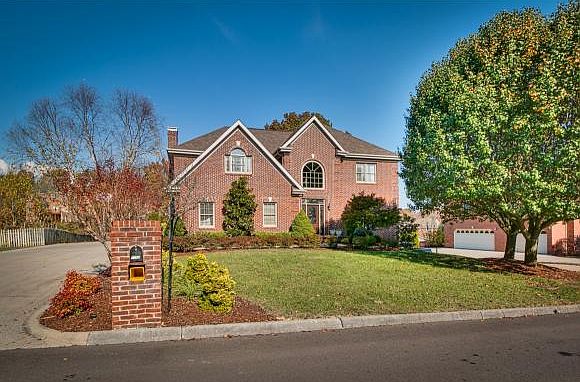 1st image of 1052 Sussex Dr