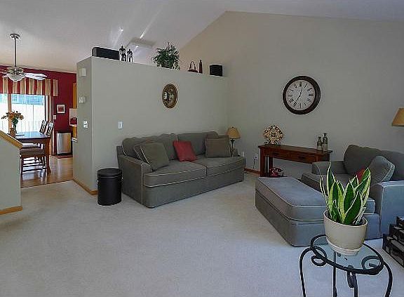 2nd image of 1825 Bromley Dr