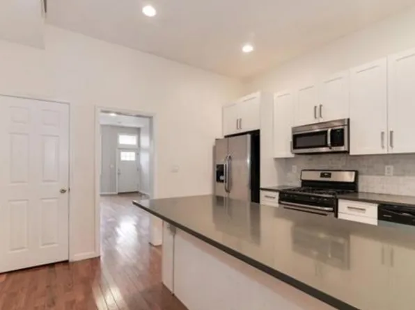 61 Van Reypen St, Jersey City, NJ 07306