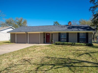 1905 Carter Creek Pkwy, Bryan, TX, 77802