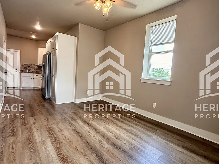 1008 Halsell St #200 — Photo 6