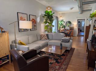 1105 W Wellington Ave #1, Chicago, IL 60657