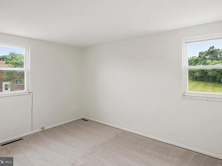 926 Regina Dr — Photo 16
