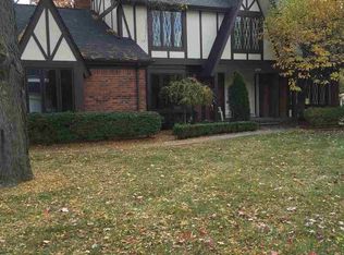 2559 Fox Chase Dr, Troy, MI 48098