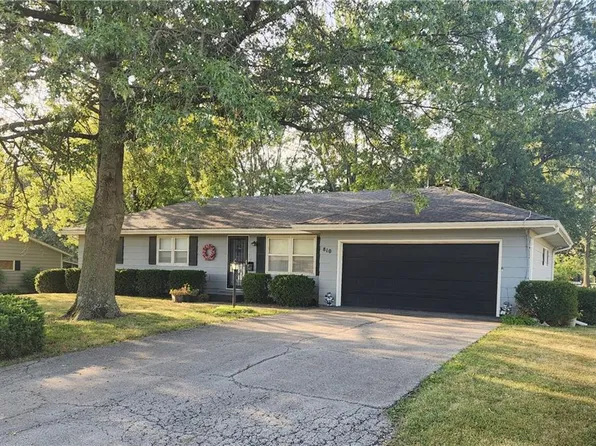 810 Ogden St, Gallatin, MO 64640