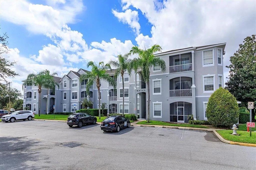 3 bed, 2.0 bath, 1268 sqft, $1,899 — Photo 1
