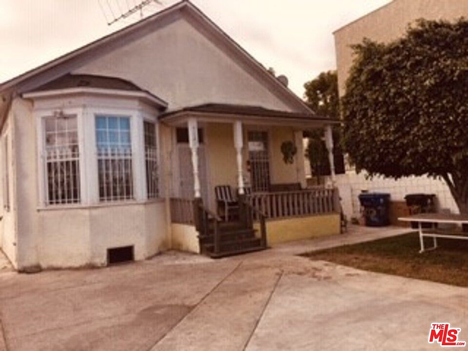 1st image of 700 W 80th St