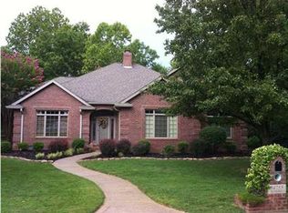 4755 Woods Tower Dr, Newburgh, IN 47630