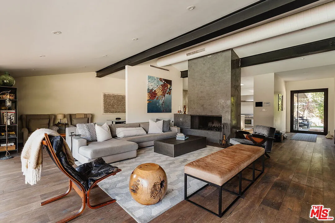 6 bed, 4.0 bath, 3427 sqft, $20,000 — Photo 4