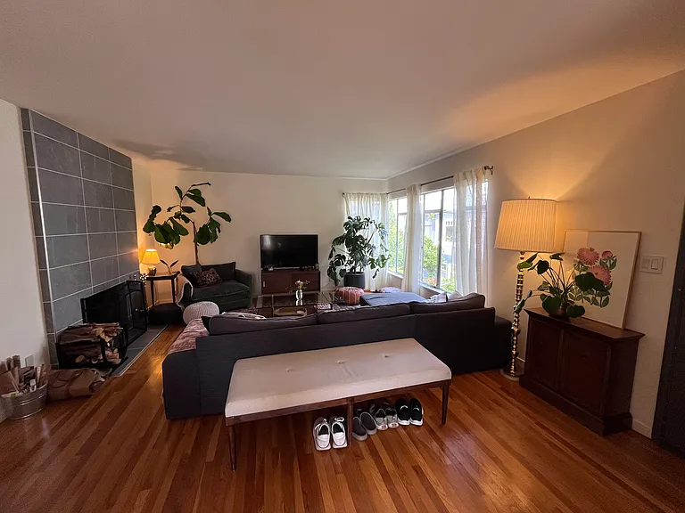 388 Staten Ave — Photo 8