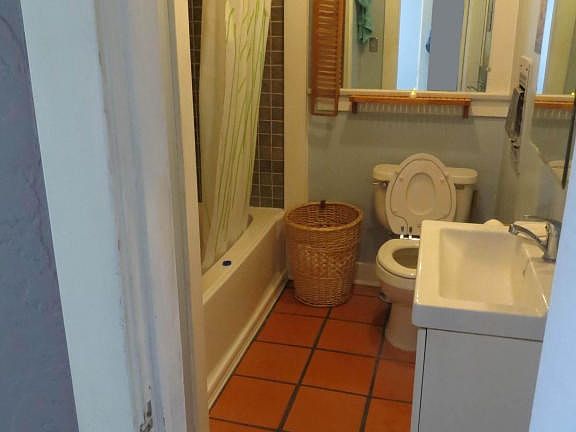 5th image of 1417 N Riverview Blvd