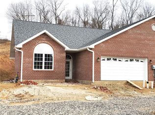 201 Canterbury Dr, Aliquippa, PA 15001