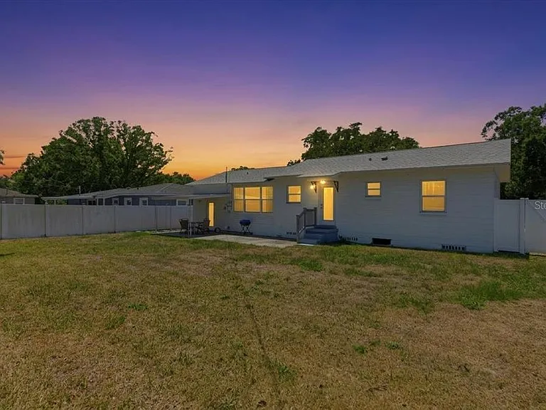 1009 Chester Dr — Photo 29