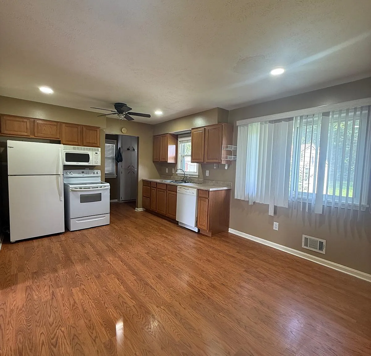 Fennel Ct — Photo 4