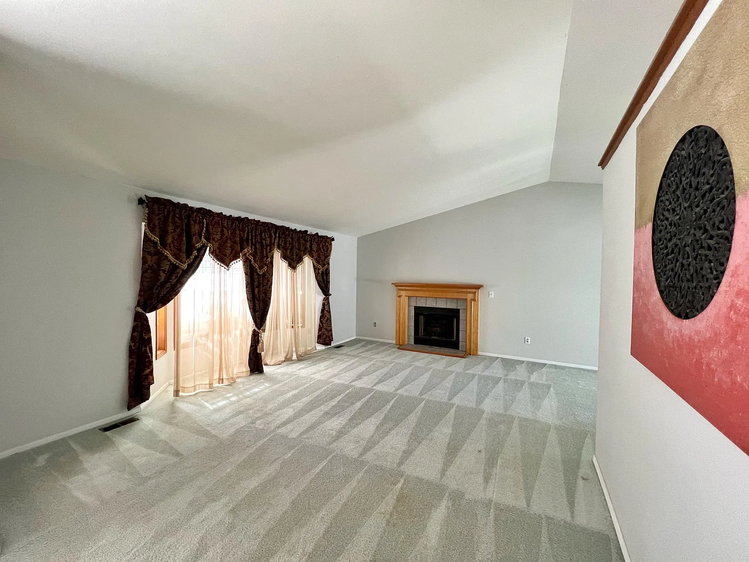 3 bed, 2.5 bath, 1830 sqft, $3,400 — Photo 3