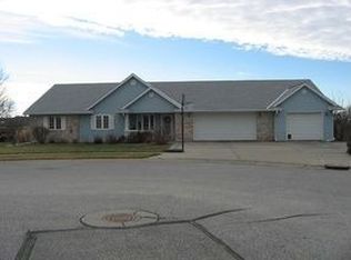 1512 Gateway Cir, Glenwood, IA 51534
