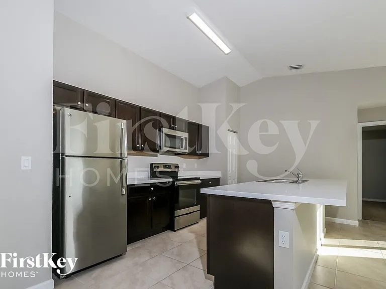 652 SW Jacoby Ave — Photo 6
