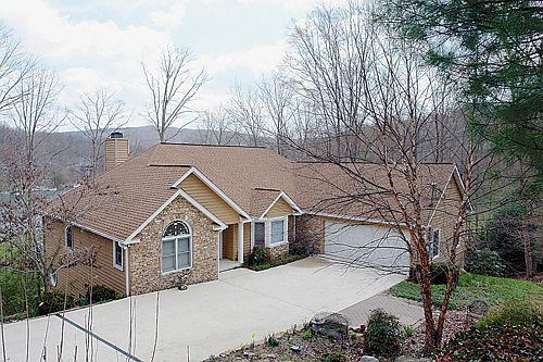 1st image of 27 Claremont Cir