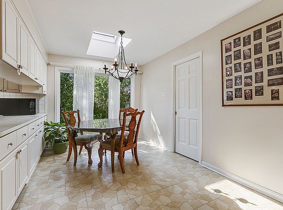 4th image of 1642 Tina Ln