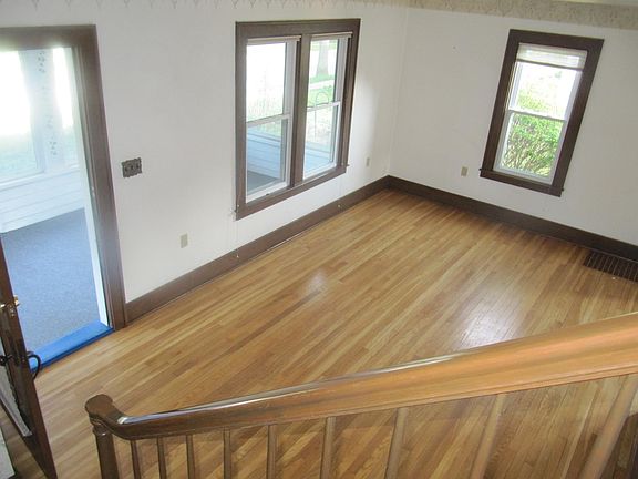 5th image of 601 Novi St