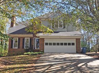 913 Evian Ln, Matthews, NC 28105