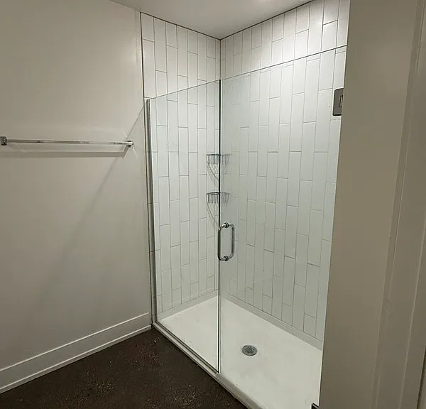 28 E Adams St — Photo 3