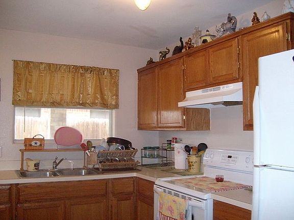 2nd image of 2902 Owen Dr