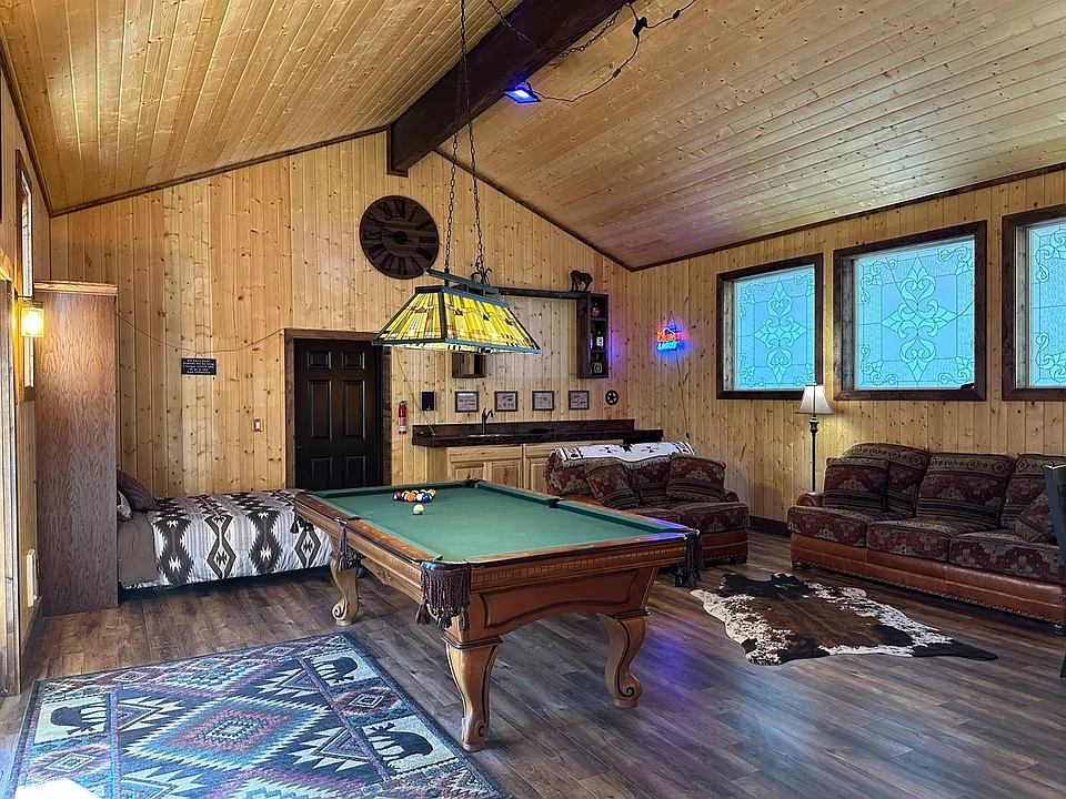 19111 Shoshone Rd