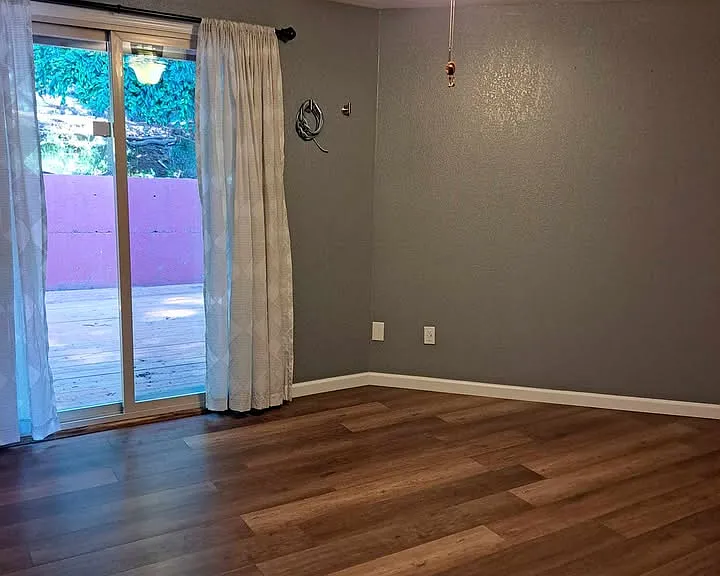 2453 Stephanie Ln — Photo 12