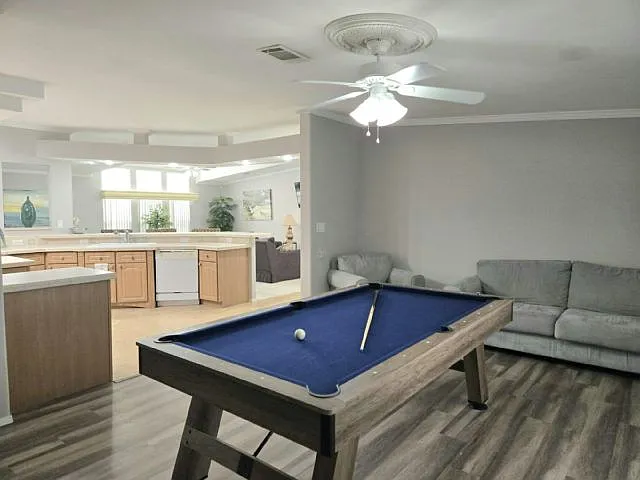 4 bed, 4.0 bath, 3040 sqft, $3,750 — Photo 4