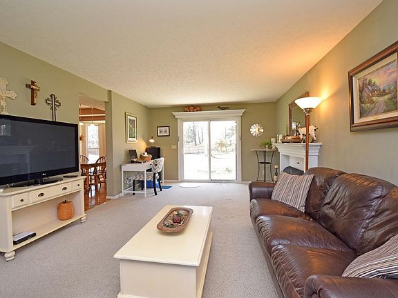 3rd image of 9503 Fox Run Dr