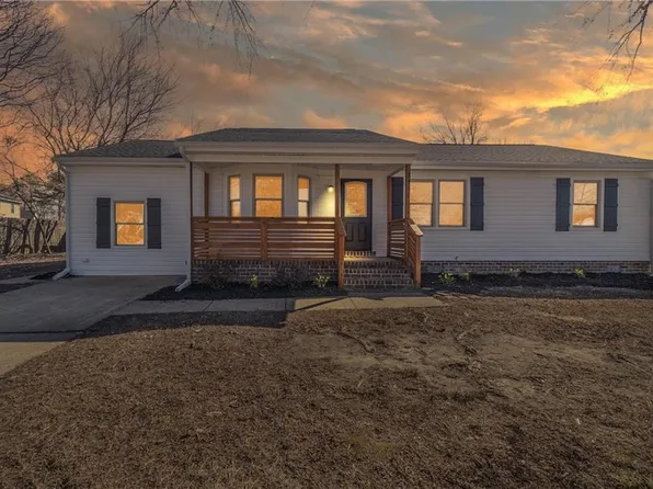 3901 Southall Ct E, Chesapeake, VA 23323