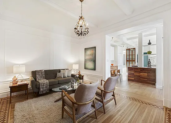 Sold by Warburg | media 16