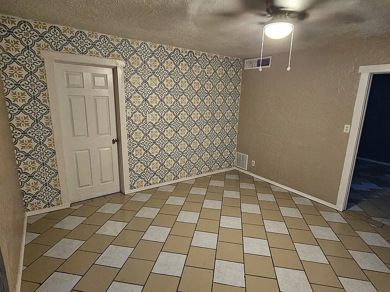 71 N Boone St #1 — Photo 11