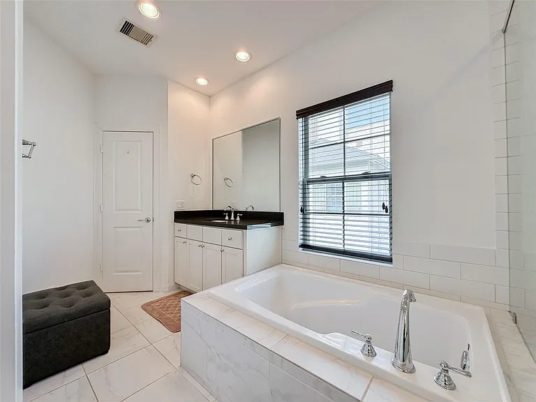 2 Hermann Park Ct — Photo 27