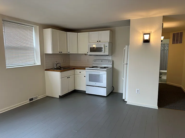 2621 E Thompson St #1 — Photo 8