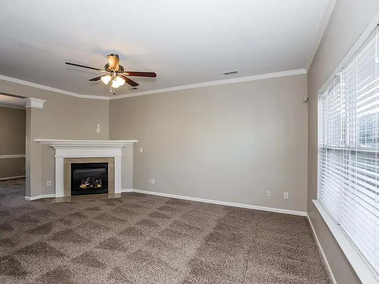 1733 Larne Cir — Photo 5