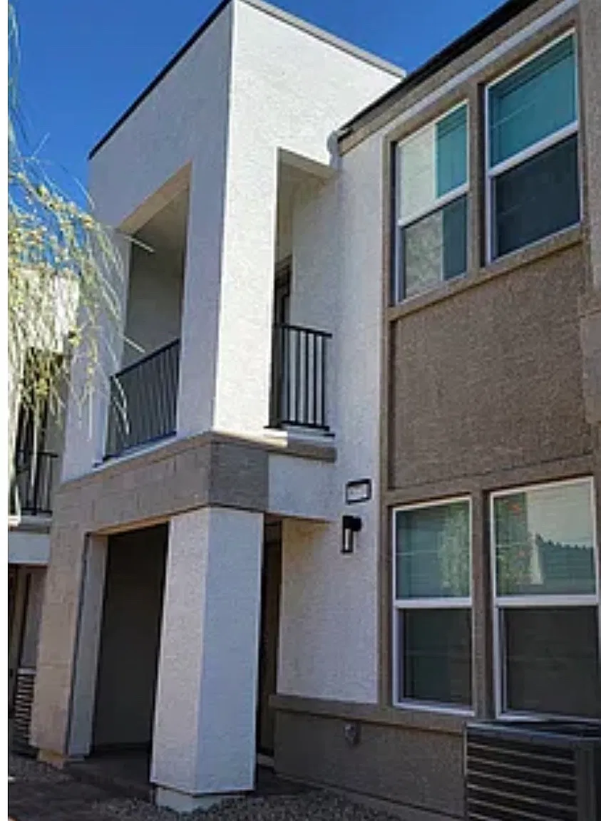 3 bed, 1371 sqft, $2,150 — Photo 1